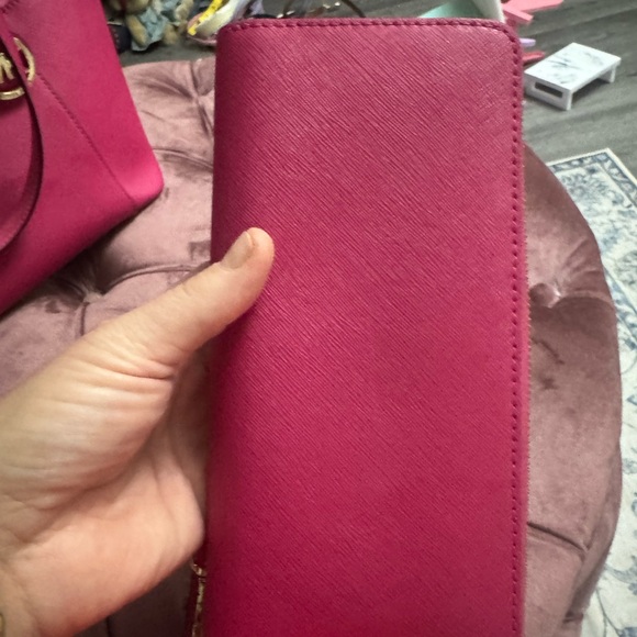 Michael Kors Fuchsia Tote Bag with Wallet - Picture 2 of 6